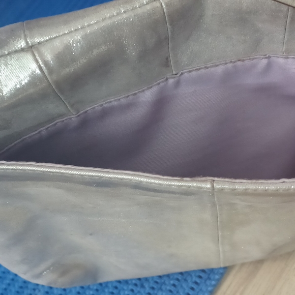 Coach - Picture 2 of 7